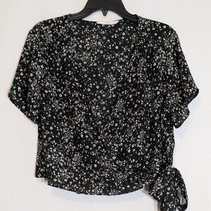 LUSH Black/White Floral Short Sleeve Crop Wrap Chiffon Top; Size L